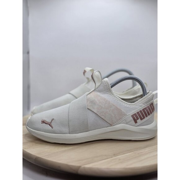Woman's Puma Zapatilla low slip on, Athleisure, White/Rose Size 7 Sneakers Shoes - Picture 1 of 9